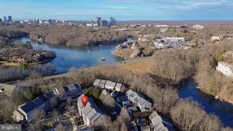 View/Area - 11117 Little Compton Dr, Reston, VA 20191 photo 3 of 5