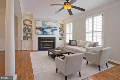 Living - 11117 Little Compton Dr, Reston, VA 20191 photo 7 of 10