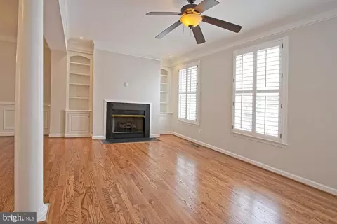 Living - 11117 Little Compton Dr, Reston, VA 20191 photo 6 of 10