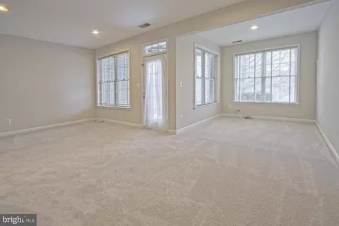 Living - 11117 Little Compton Dr, Reston, VA 20191 photo 8 of 10