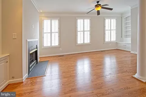 Living - 11117 Little Compton Dr, Reston, VA 20191 photo 3 of 10