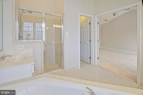 Entry Way - 11117 Little Compton Dr, Reston, VA 20191 photo 4 of 4