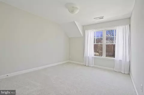 Bedroom - 11117 Little Compton Dr, Reston, VA 20191 photo 3 of 7