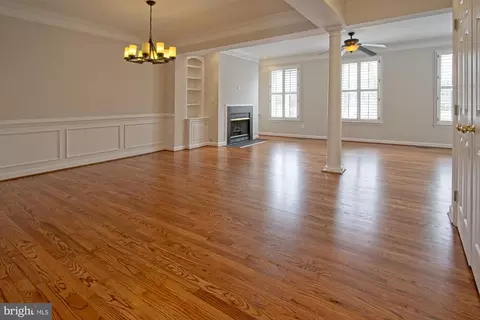 Living - 11117 Little Compton Dr, Reston, VA 20191 photo 2 of 10