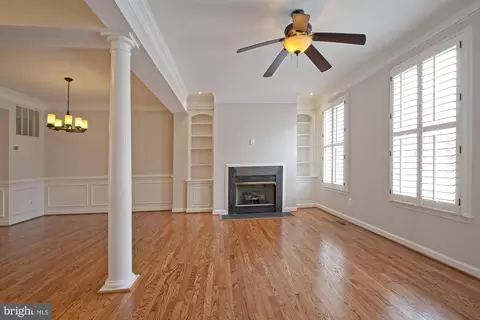Living - 11117 Little Compton Dr, Reston, VA 20191 photo 4 of 10