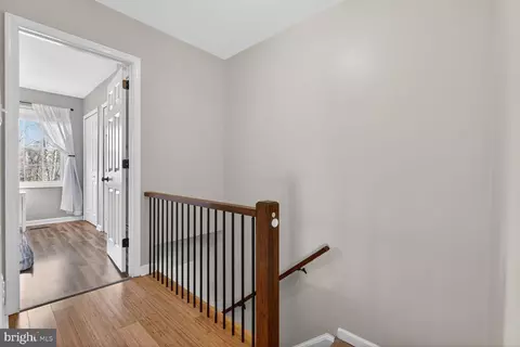 Entry Way - 7207 Evanston Rd, Springfield, VA 22150 photo 12 of 18