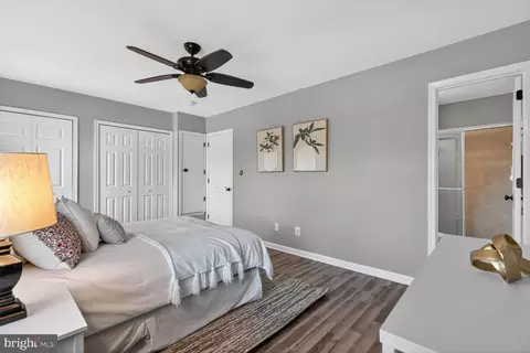 Bedroom - 7207 Evanston Rd, Springfield, VA 22150 photo 7 of 15