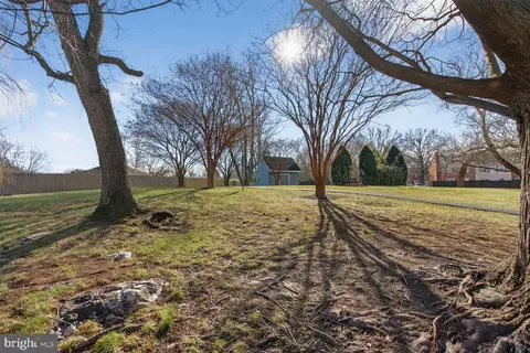 Exterior - 7207 Evanston Rd, Springfield, VA 22150 photo 12 of 13