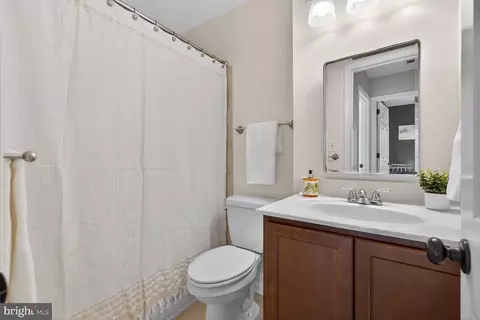 Bath - 7207 Evanston Rd, Springfield, VA 22150 photo 5 of 6
