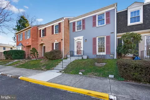 Exterior - 7207 Evanston Rd, Springfield, VA 22150 photo 3 of 13