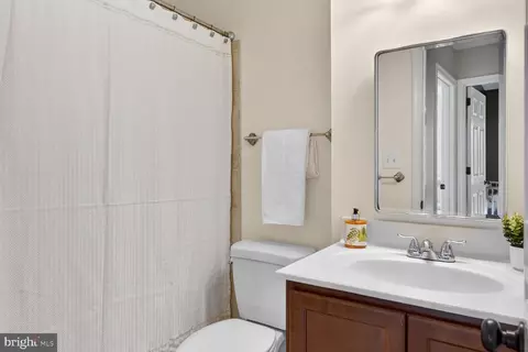 Bath - 7207 Evanston Rd, Springfield, VA 22150 photo 6 of 6
