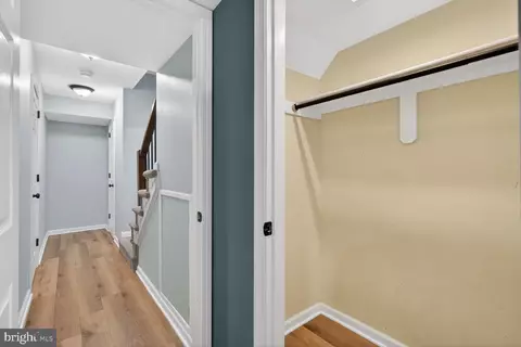 Entry Way - 7207 Evanston Rd, Springfield, VA 22150 photo 16 of 18