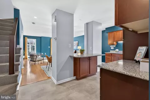 Entry Way - 7207 Evanston Rd, Springfield, VA 22150 photo 5 of 18