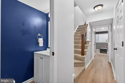 Entry Way - 7207 Evanston Rd, Springfield, VA 22150 photo 17 of 18