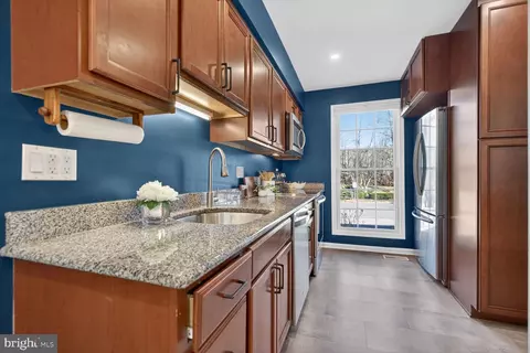 Kitchen - 7207 Evanston Rd, Springfield, VA 22150 photo 3 of 6