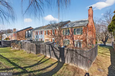 Exterior - 7207 Evanston Rd, Springfield, VA 22150 photo 10 of 13