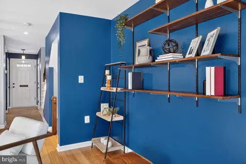 Entry Way - 7207 Evanston Rd, Springfield, VA 22150 photo 10 of 18
