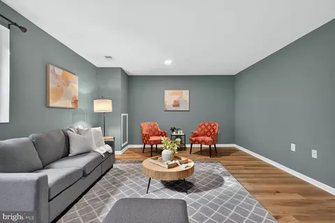 Living - 7207 Evanston Rd, Springfield, VA 22150 photo 8 of 8
