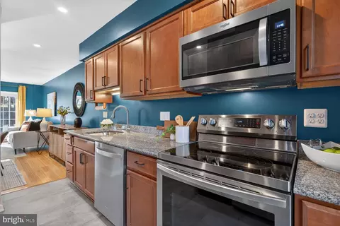 Kitchen - 7207 Evanston Rd, Springfield, VA 22150 photo 5 of 6