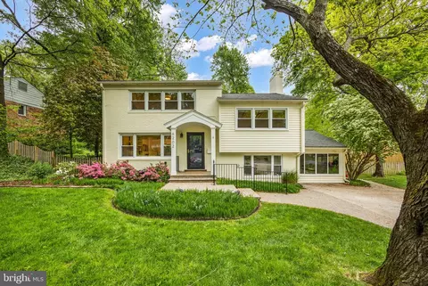 6202 Beachway Dr, Falls Church, VA 22041