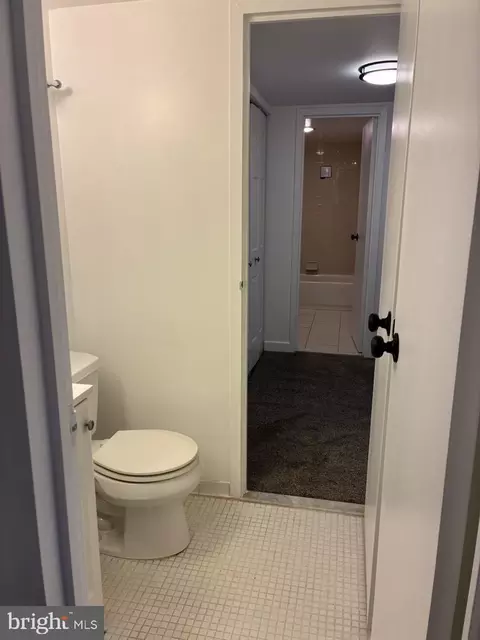 Bath - 6800 Fleetwood Rd #705, Mclean, VA 22101 photo 1 of 2