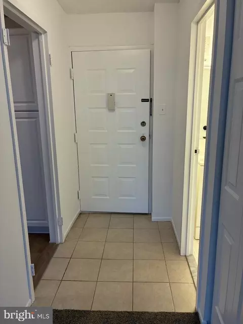 Entry Way - 6800 Fleetwood Rd #705, Mclean, VA 22101 photo 1 of 2