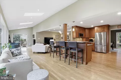 4205 Elizabeth Ln, Annandale, VA 22003