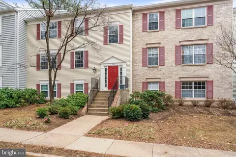 7761 New Providence Dr #44, Falls Church, VA 22042