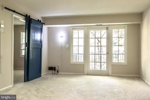 Living - 8358 D Dunham Ct #622, Springfield, VA 22152 photo 2 of 3