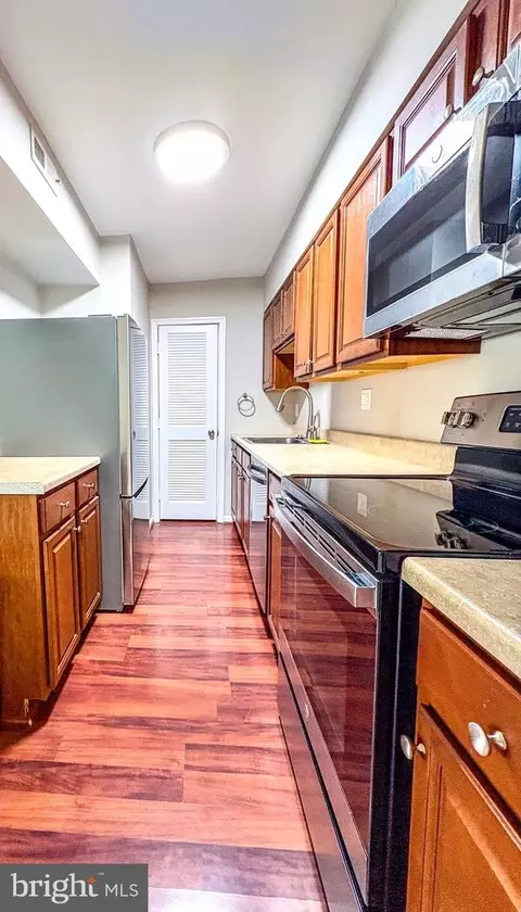 Kitchen - 8358 D Dunham Ct #622, Springfield, VA 22152 photo 3 of 3