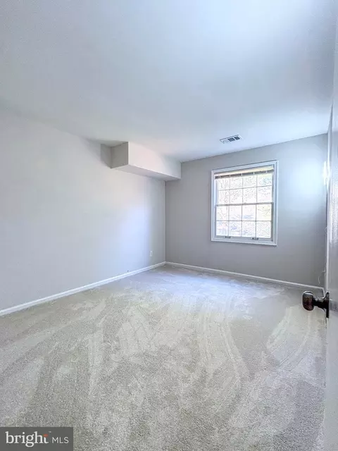 Bedroom - 8358 D Dunham Ct #622, Springfield, VA 22152 photo 4 of 4
