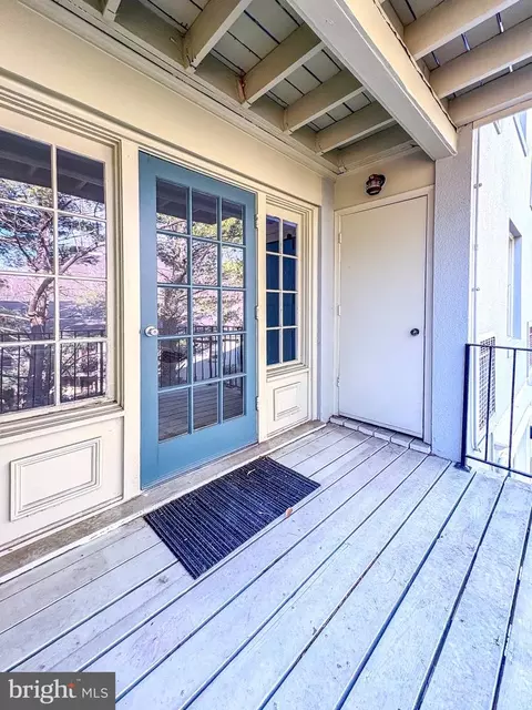 Exterior - 8358 D Dunham Ct #622, Springfield, VA 22152 photo 1 of 2