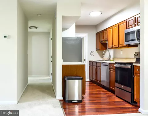 Entry Way - 8358 D Dunham Ct #622, Springfield, VA 22152 photo 1 of 2