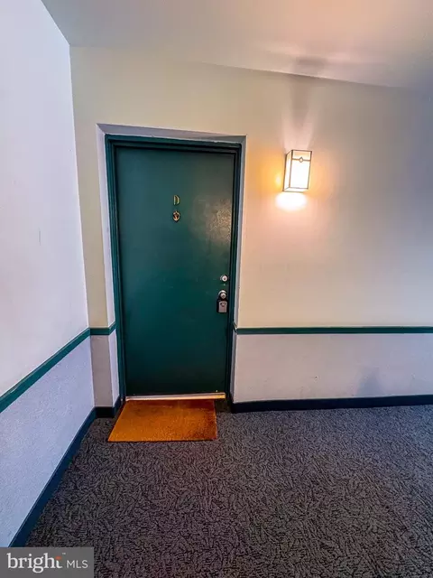Entry Way - 8358 D Dunham Ct #622, Springfield, VA 22152 photo 2 of 2