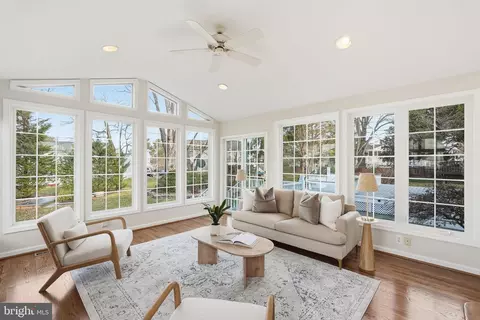 13306 Tannery Ct, Fairfax, VA 22033