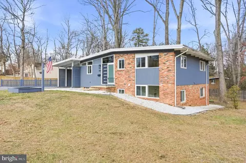 3507 Gallows Rd, Falls Church, VA 22042