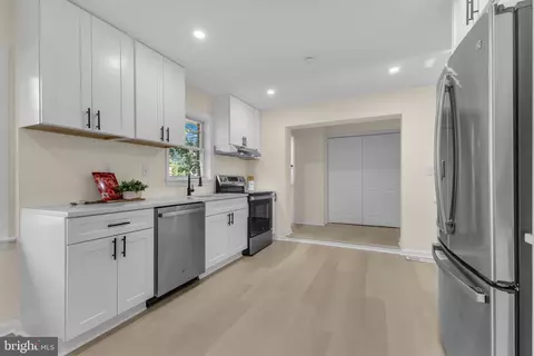 6400 Inwood Dr, Springfield, VA 22150 photo 10