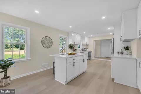 6400 Inwood Dr, Springfield, VA 22150 photo 13