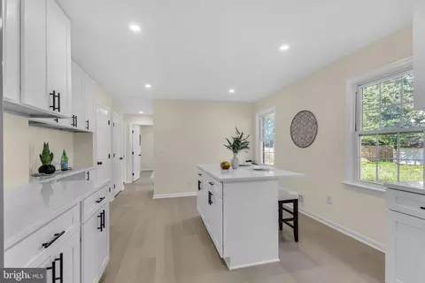 6400 Inwood Dr, Springfield, VA 22150 photo 12