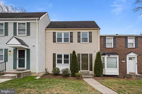9033 Piney Grove Dr, Fairfax, VA 22031