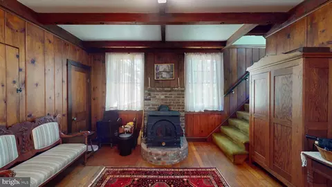 Entry Way - 7108 Larrlyn Dr, Springfield, VA 22151 photo 5 of 16