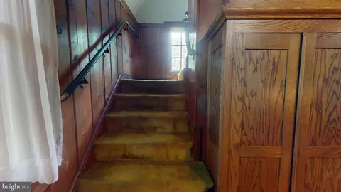 Entry Way - 7108 Larrlyn Dr, Springfield, VA 22151 photo 13 of 16
