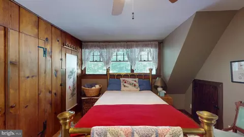Bedroom - 7108 Larrlyn Dr, Springfield, VA 22151 photo 2 of 10