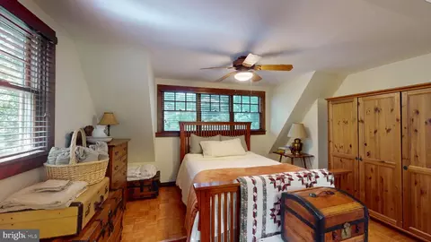 Bedroom - 7108 Larrlyn Dr, Springfield, VA 22151 photo 6 of 10