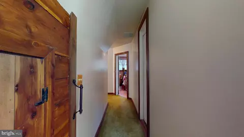 Entry Way - 7108 Larrlyn Dr, Springfield, VA 22151 photo 15 of 16