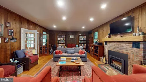 Other - 7108 Larrlyn Dr, Springfield, VA 22151 photo 8 of 10
