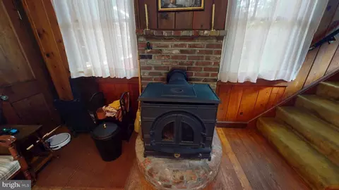 Entry Way - 7108 Larrlyn Dr, Springfield, VA 22151 photo 12 of 16