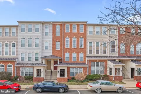 6055 B Wicker Ln #128, Centreville, VA 20121