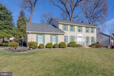 9800 Ceralene Dr, Fairfax, VA 22032