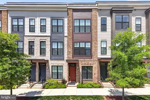 7348 Blade Dr, Falls Church, VA 22042